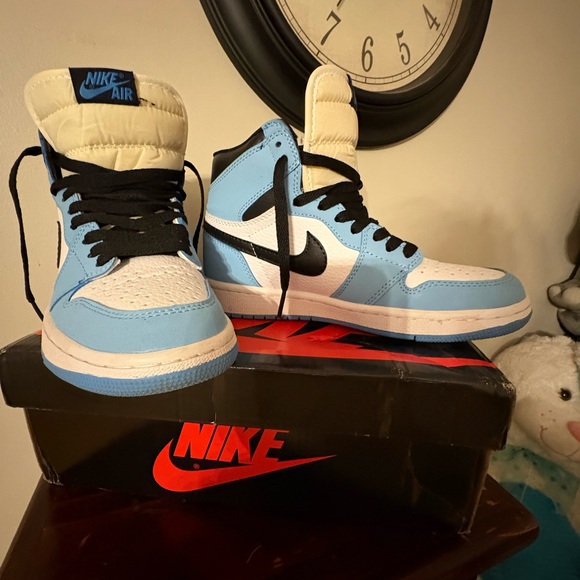 Nike Air Jordan 1 Retro High (1985 style), made in Vietnam. US size 7 / EU 38. - Picture 3 of 15